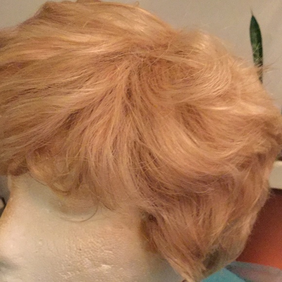 Wig - Picture 5 of 5